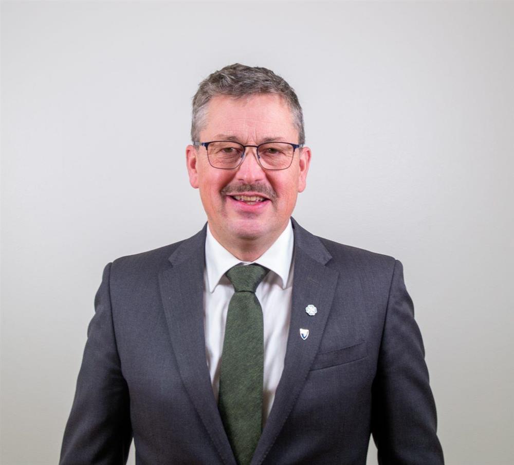 Mann med dress - Klikk for stort bilete